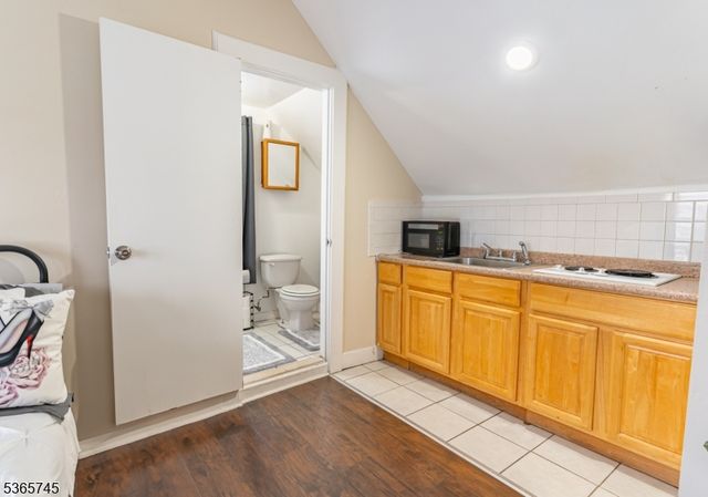 74 Smith St, Newark City, NJ 07106