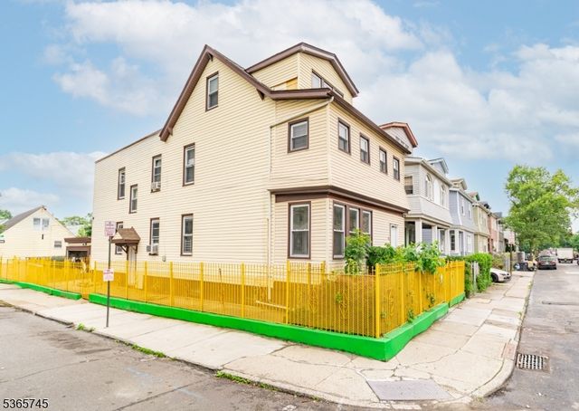 74 Smith St, Newark City, NJ 07106