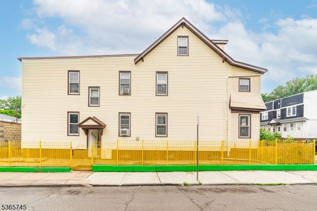 74 Smith St, Newark City, NJ 07106