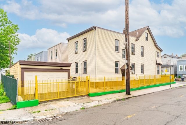 74 Smith St, Newark City, NJ 07106
