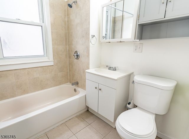 74 Smith St, Newark City, NJ 07106