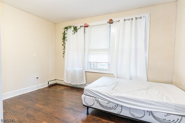 74 Smith St, Newark City, NJ 07106
