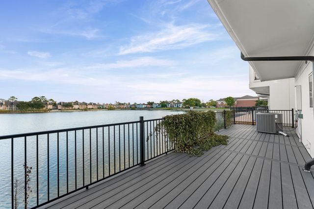 2202 Lakeshore Edge Drive, Houston, TX 77080