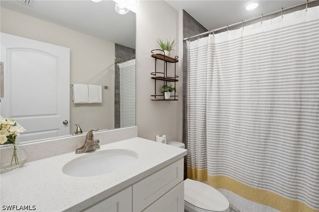 3728 Yucatan PKWY, Cape Coral, FL 33993