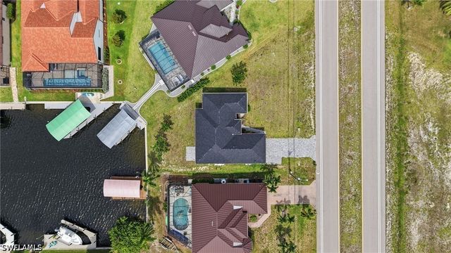 3728 Yucatan PKWY, Cape Coral, FL 33993