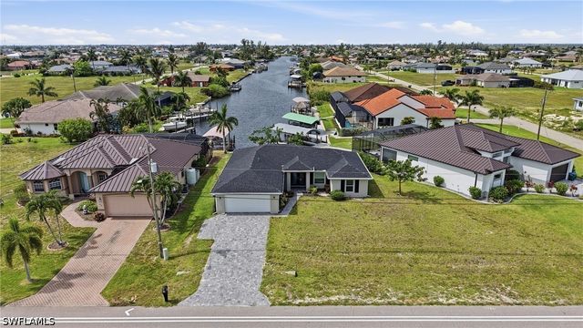 3728 Yucatan PKWY, Cape Coral, FL 33993
