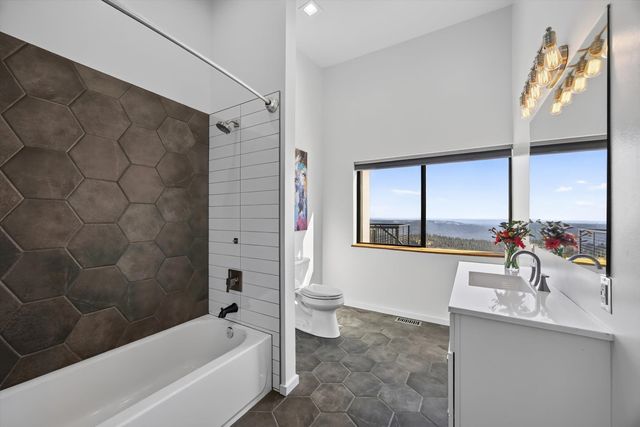 4813 W Hayden Ln, Spokane, WA 99208