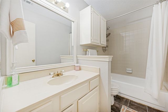2800 Keller Springs Road 6B, Carrollton, TX 75006