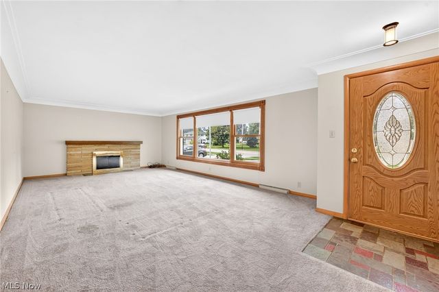 1887 Brainard Road, Lyndhurst, OH 44124
