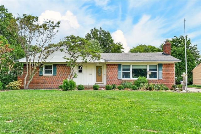 1887 Brainard Road, Lyndhurst, OH 44124