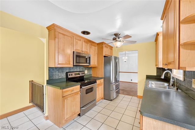 1887 Brainard Road, Lyndhurst, OH 44124