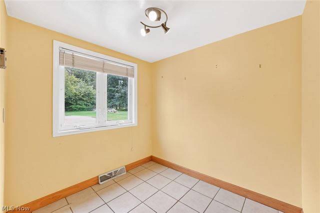 1887 Brainard Road, Lyndhurst, OH 44124