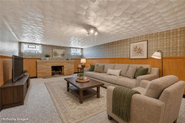 1887 Brainard Road, Lyndhurst, OH 44124
