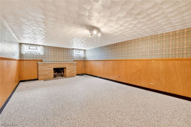 1887 Brainard Road, Lyndhurst, OH 44124
