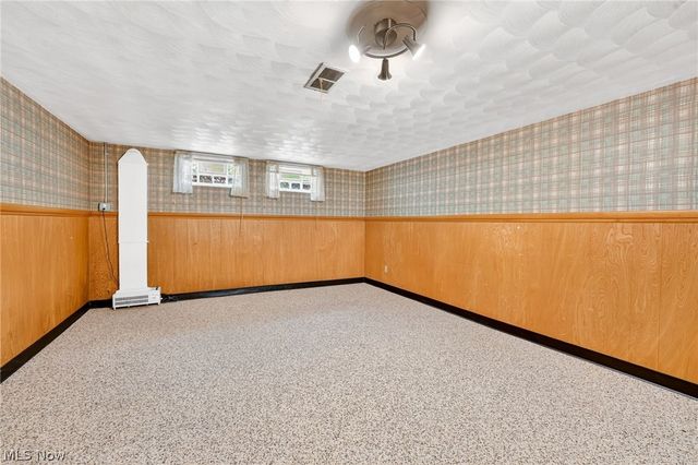 1887 Brainard Road, Lyndhurst, OH 44124