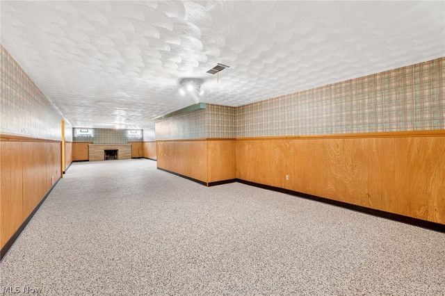 1887 Brainard Road, Lyndhurst, OH 44124