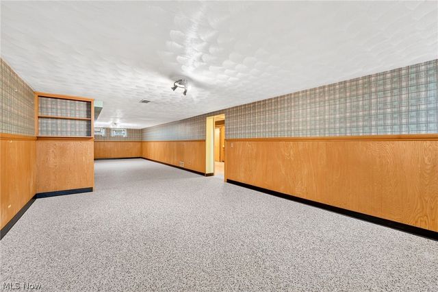 1887 Brainard Road, Lyndhurst, OH 44124