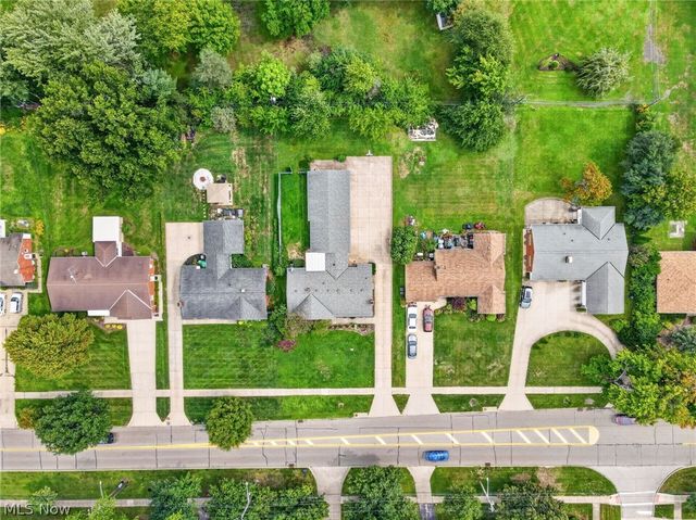 1887 Brainard Road, Lyndhurst, OH 44124