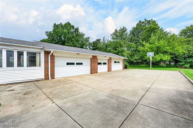 1887 Brainard Road, Lyndhurst, OH 44124