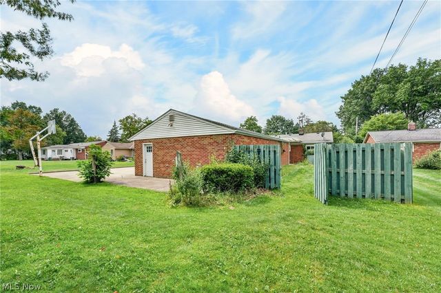 1887 Brainard Road, Lyndhurst, OH 44124