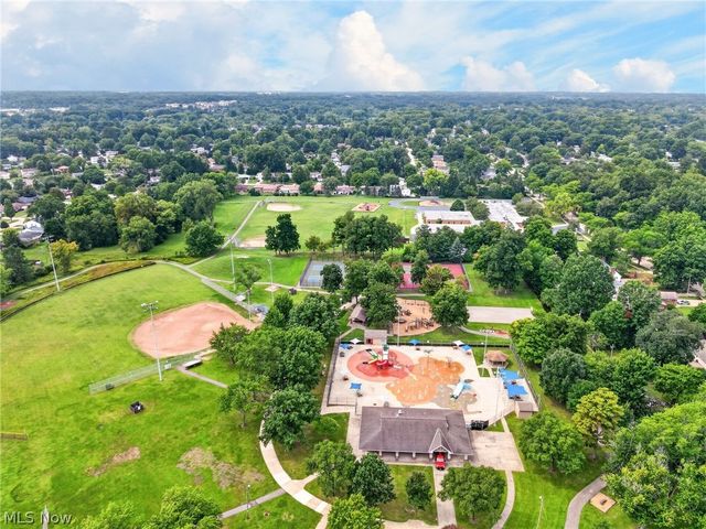 1887 Brainard Road, Lyndhurst, OH 44124