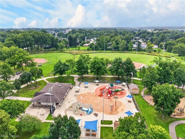 1887 Brainard Road, Lyndhurst, OH 44124