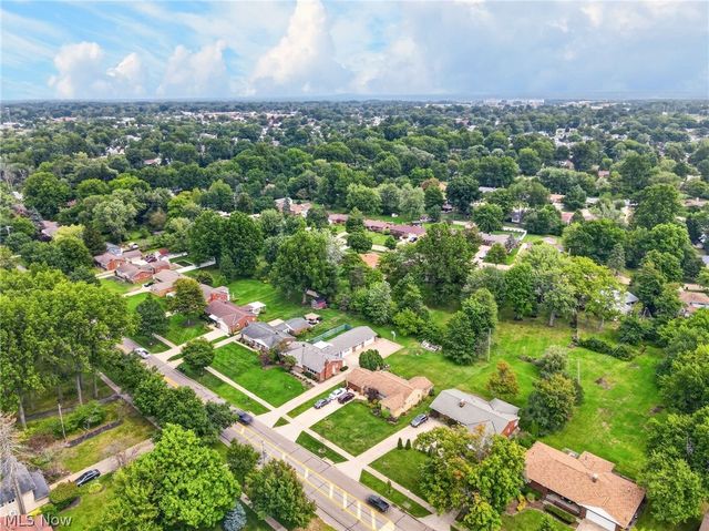 1887 Brainard Road, Lyndhurst, OH 44124