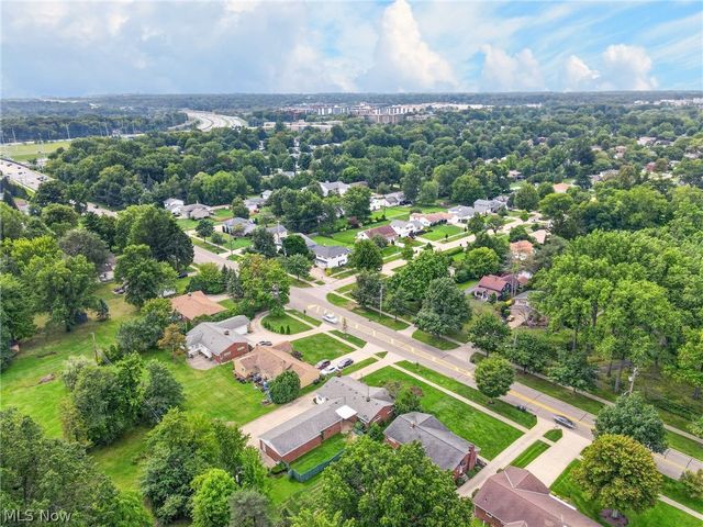 1887 Brainard Road, Lyndhurst, OH 44124