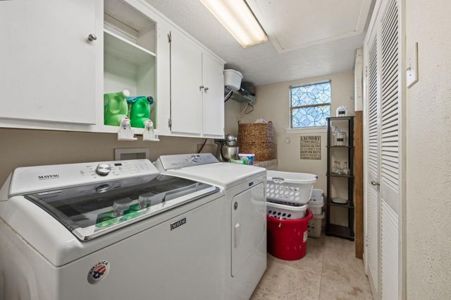 908 Sam Houston Avenue, Huntsville, TX 77320