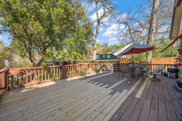 908 Sam Houston Avenue, Huntsville, TX 77320