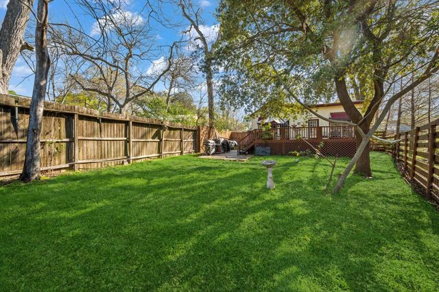 908 Sam Houston Avenue, Huntsville, TX 77320