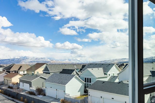 11661 S SKYWARD RD, South Jordan, UT 84009