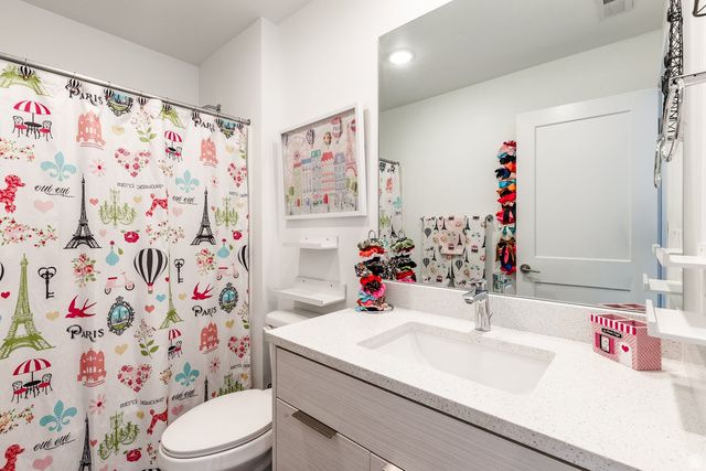 11661 S SKYWARD RD, South Jordan, UT 84009