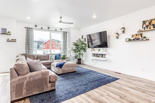 11661 S SKYWARD RD, South Jordan, UT 84009