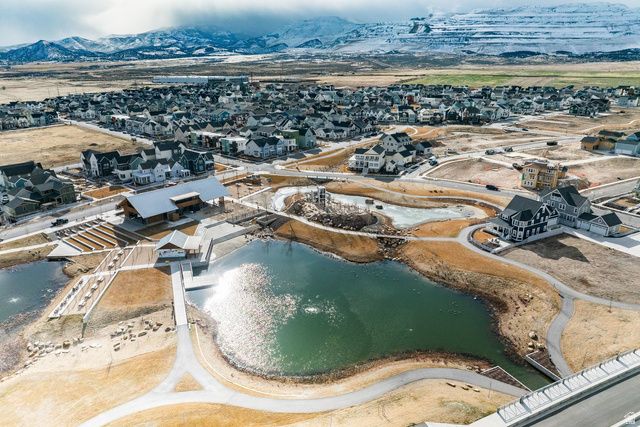 11661 S SKYWARD RD, South Jordan, UT 84009