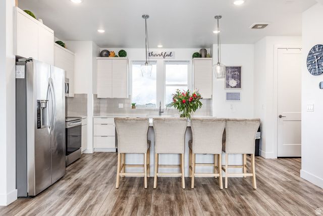 11661 S SKYWARD RD, South Jordan, UT 84009