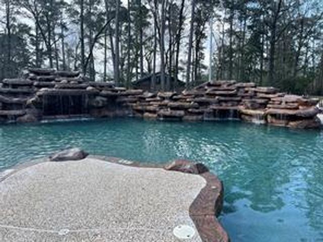 37 Robin Hood, Cleveland, TX 77327