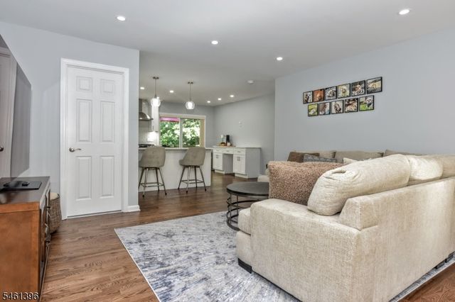 10 Stanley Way, Wanaque Boro, NJ 07465