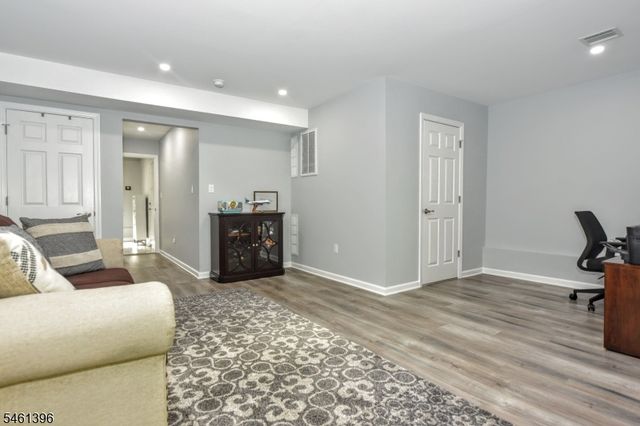 10 Stanley Way, Wanaque Boro, NJ 07465