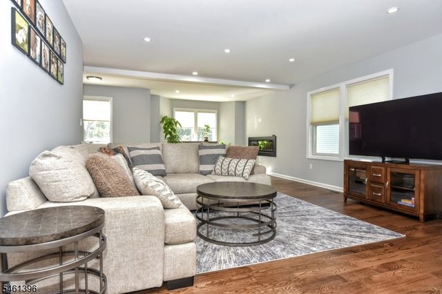 10 Stanley Way, Wanaque Boro, NJ 07465