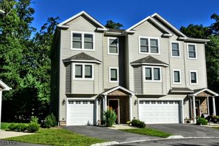 10 Stanley Way, Wanaque Boro, NJ 07465