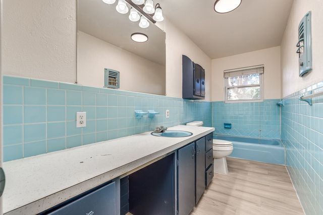 921 Evans Street, Bonham, TX 75418