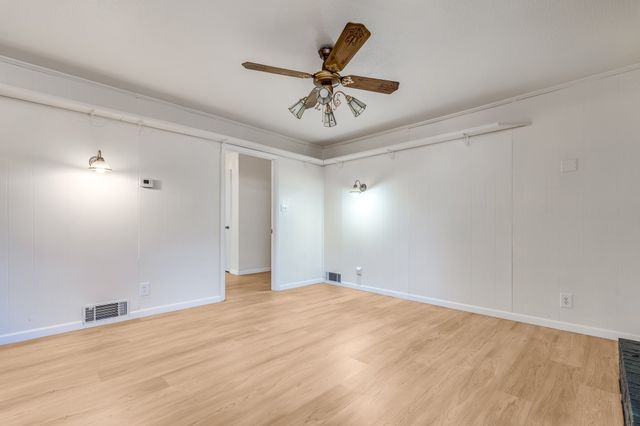 921 Evans Street, Bonham, TX 75418