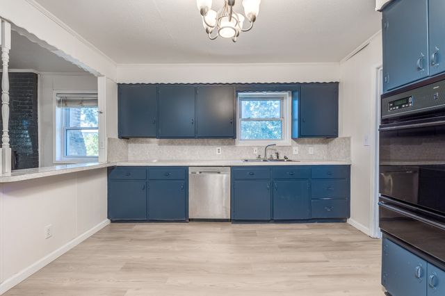 921 Evans Street, Bonham, TX 75418