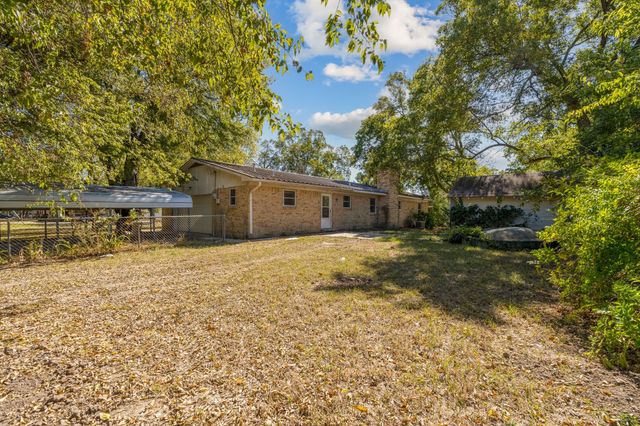 921 Evans Street, Bonham, TX 75418