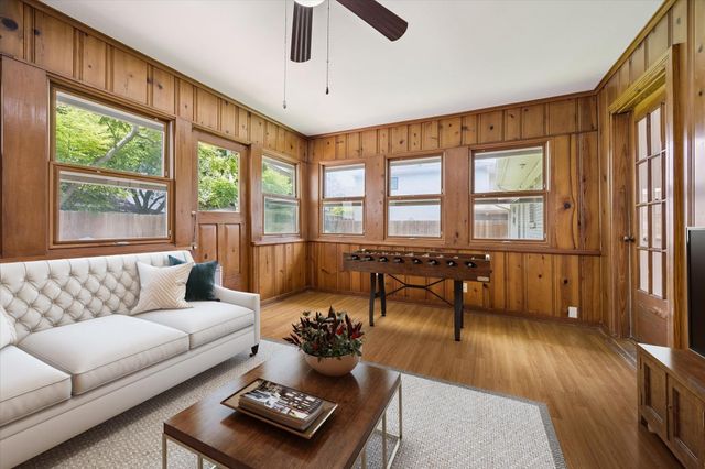 2038 Mcclendon Street, Houston, TX 77030