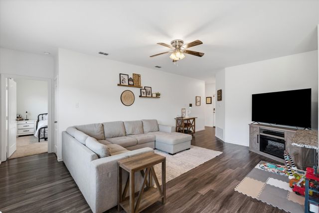 17494 Stacy Street, Lindale, TX 75771