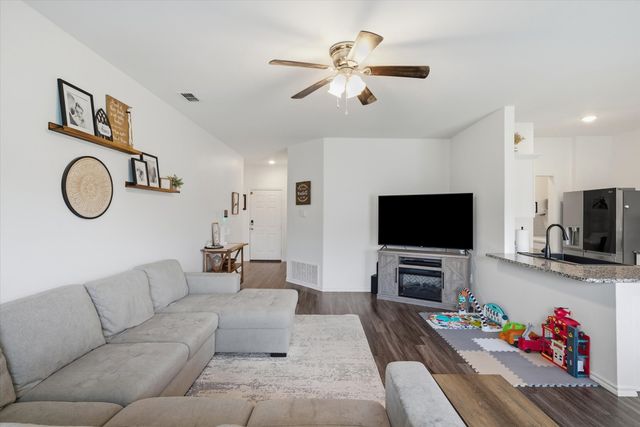 17494 Stacy Street, Lindale, TX 75771