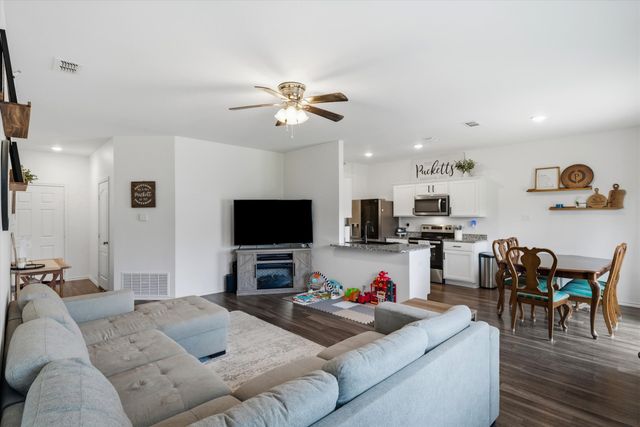 17494 Stacy Street, Lindale, TX 75771