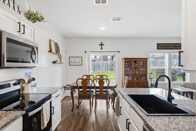 17494 Stacy Street, Lindale, TX 75771